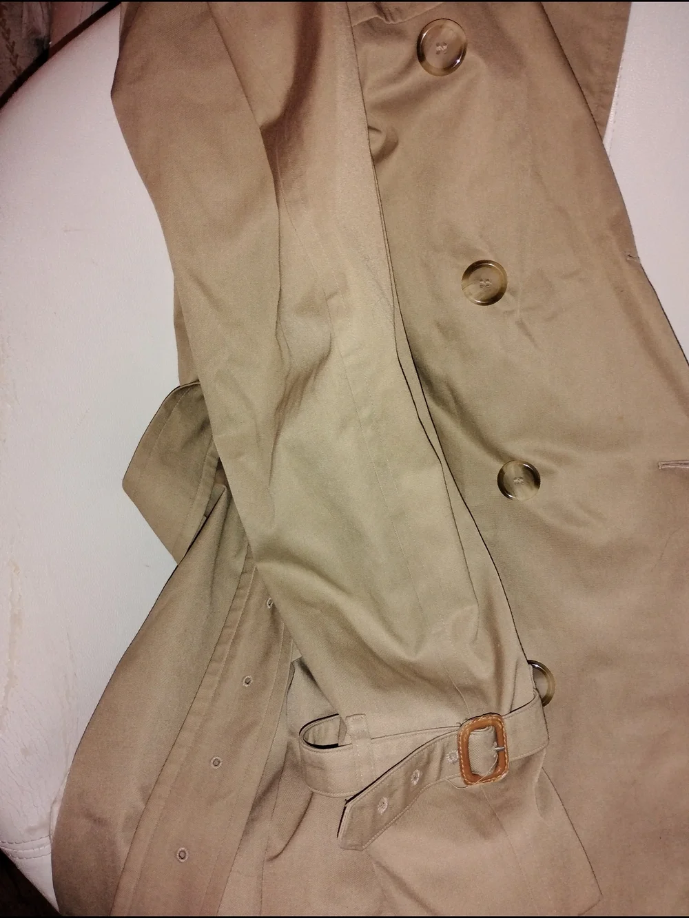 Vintage Burberry's Honey Beige Castleford Double-Breasted Trench Coat - Picture 3 of 10
